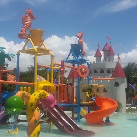 מלון Cabadbaran Gazebo Pools And Restaurant מראה חיצוני תמונה